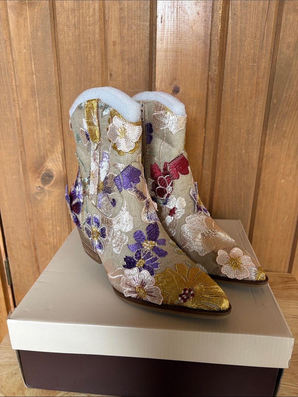 NIB Oasis Society Wanda Boots